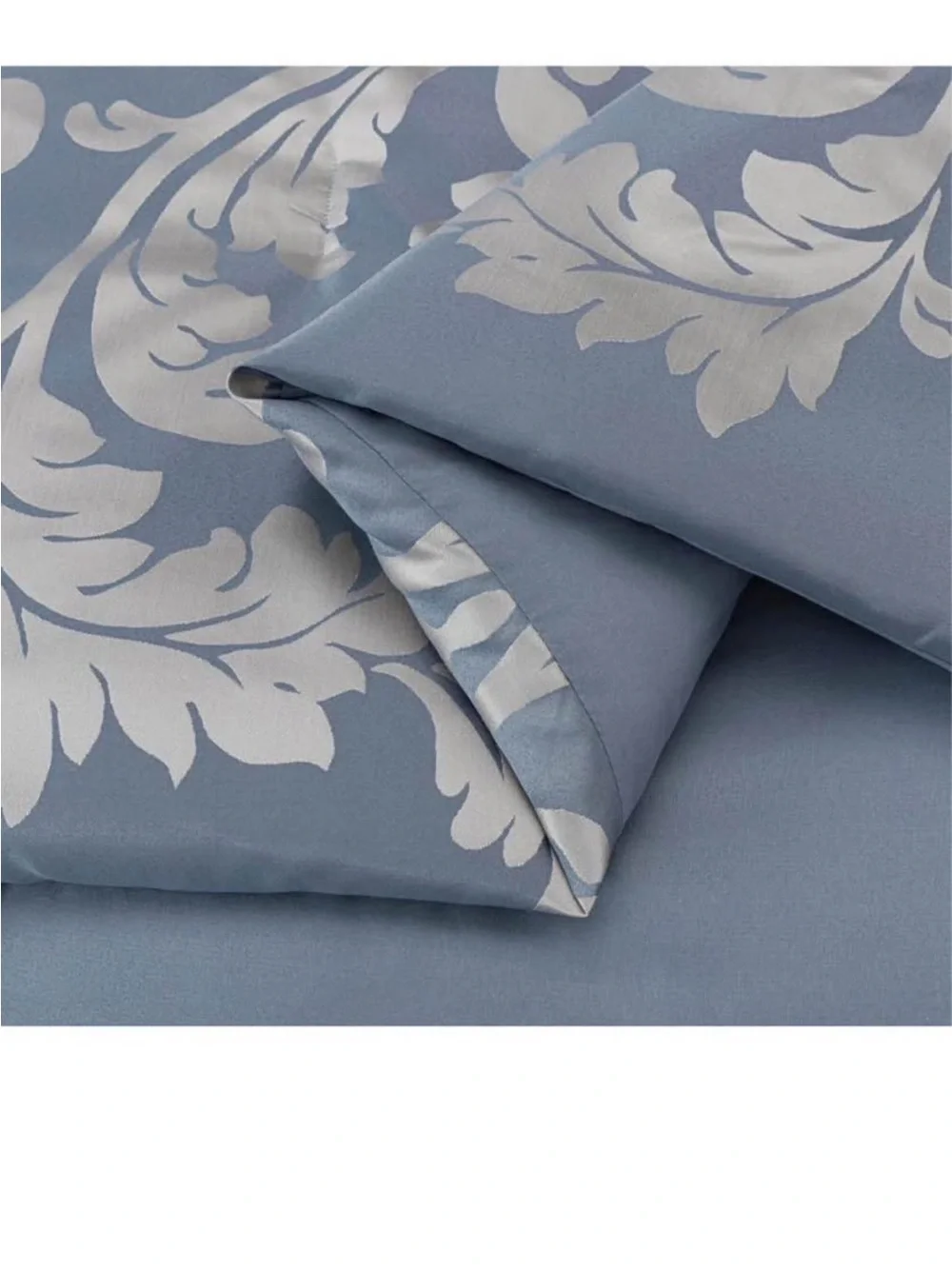 Chezmoi Collection Oversized Bedspread 118x106, Jacquard Matelasse Floral Damask